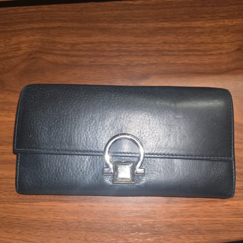 Salvatore Ferragamo Gancini Clip Leather Long Bifold Wallet Black